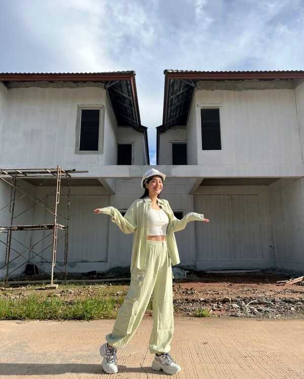 มิน พีชญา