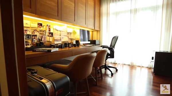 บ้านกิ๊ฟ วรรธนะ