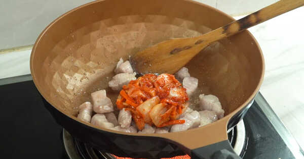 ข้าวผัดกิมจิหม่าล่า