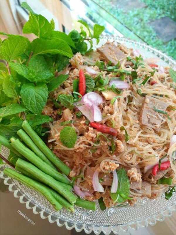 ลาบวุ้นเส้น