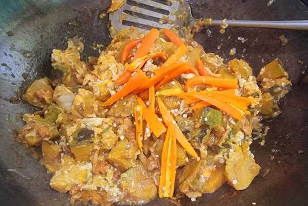 ฟักทองผัดไข่