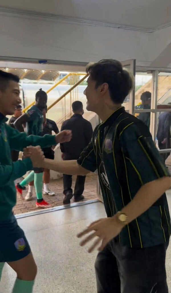 ปอนด์ P HOT ลงคลิปกอด โตโน่ 