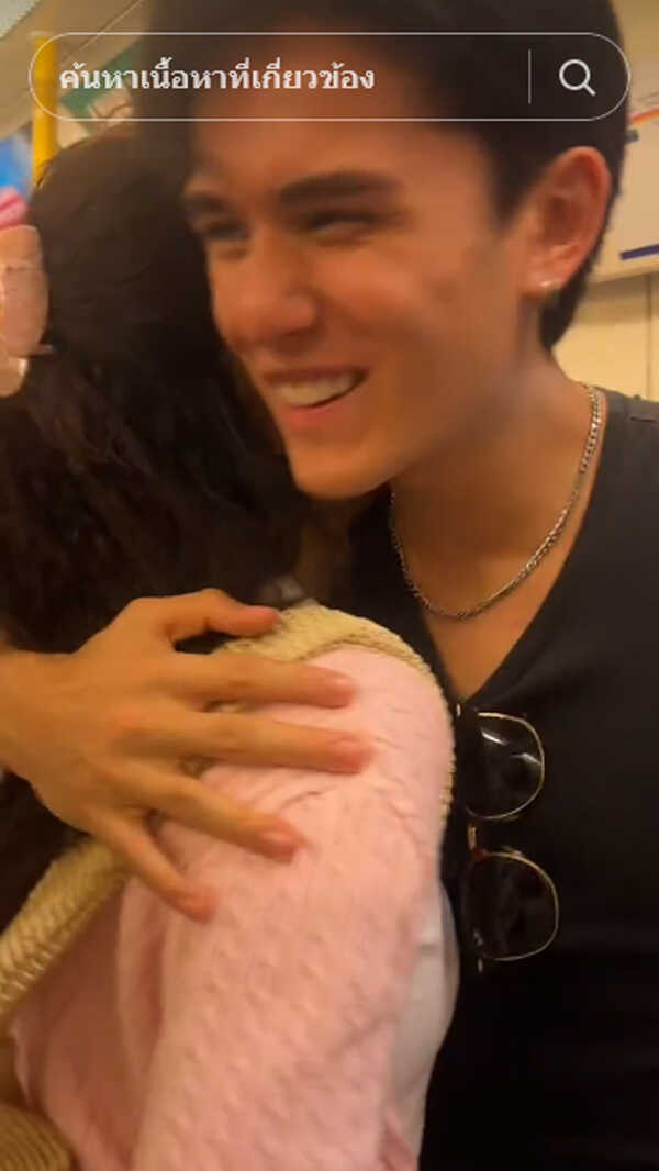 โบว์ เมลดา เจอ เทศน์ ไมรอน ที่ลอนดอน