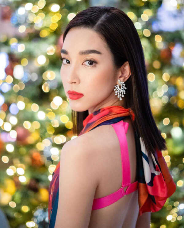 ท่าโพสถ่ายรูป