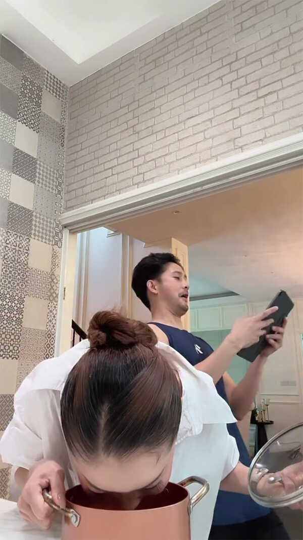 เป็กกี้ ศรีธัญญา รักใหม่หวานฉ่ำ อวดโฉมแฟนหนุ่ม 